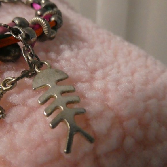 Unicorn Bracelet With Fishbone and Star | Pink, Orange and Green String | Beads - Picture 8 of 10